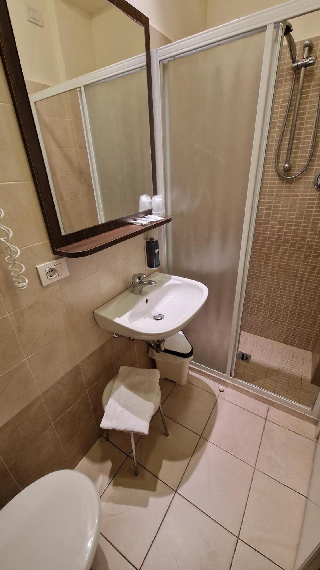Hotel Alibi Rimini Bagian luar foto