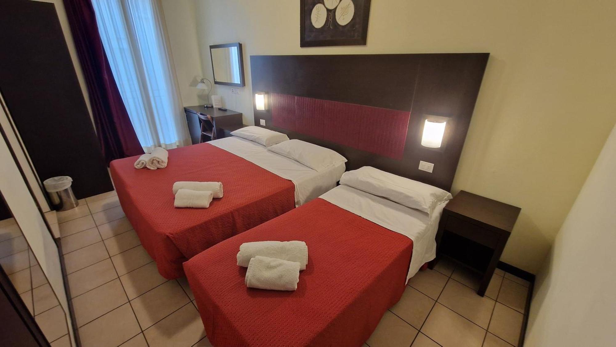 Hotel Alibi Rimini Bagian luar foto