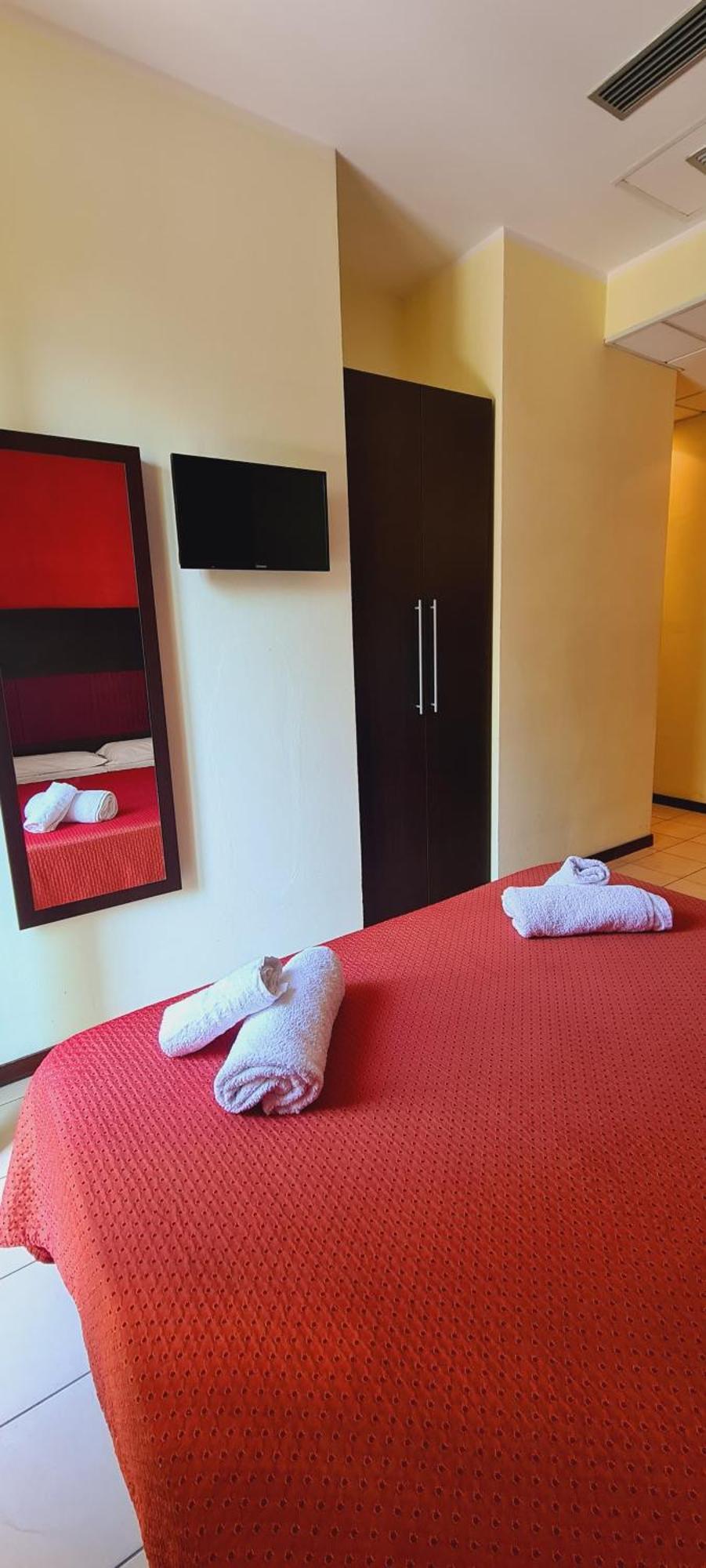 Hotel Alibi Rimini Bagian luar foto